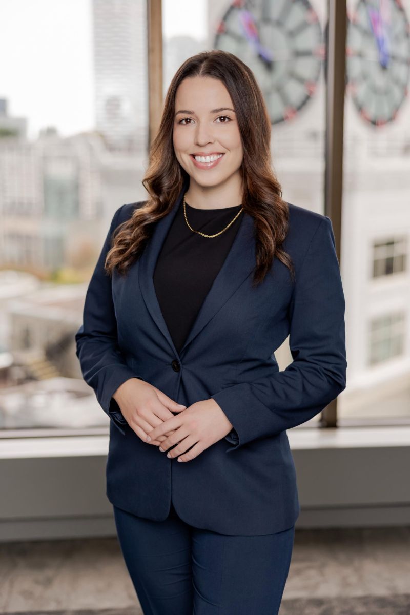 julia pinnock, Associate Lawyer